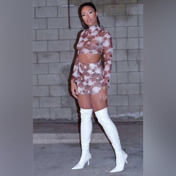 Elegant White Knee-High Women's Boots - Picture 12 of 15